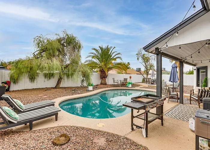 Seasonally Heated Pool: Family Home! Holiday home *