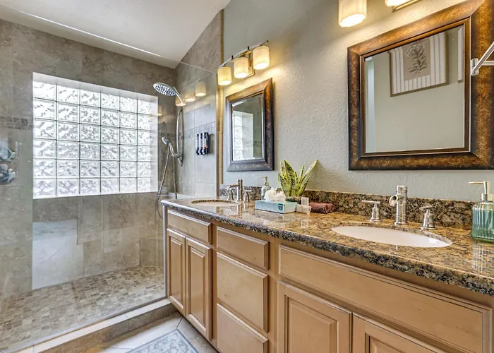 Seasonally Heated Pool: Family Home! Phoenix
