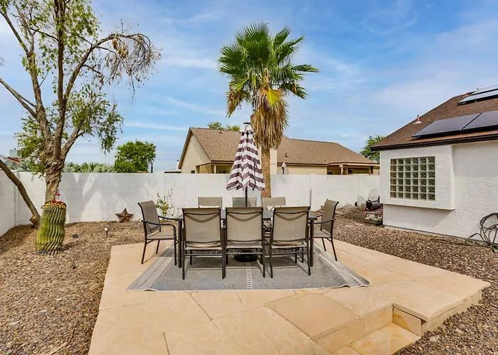 Seasonally Heated Pool: Family Home! Holiday home