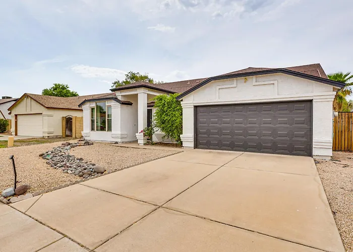 Seasonally Heated Pool: Family Home! Holiday home *